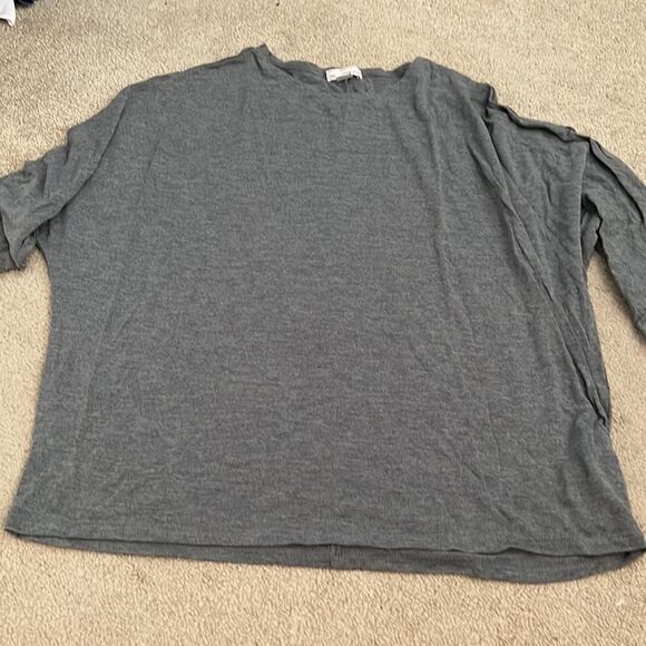 Gap Grey Tee Small new - Picture 2 of 5